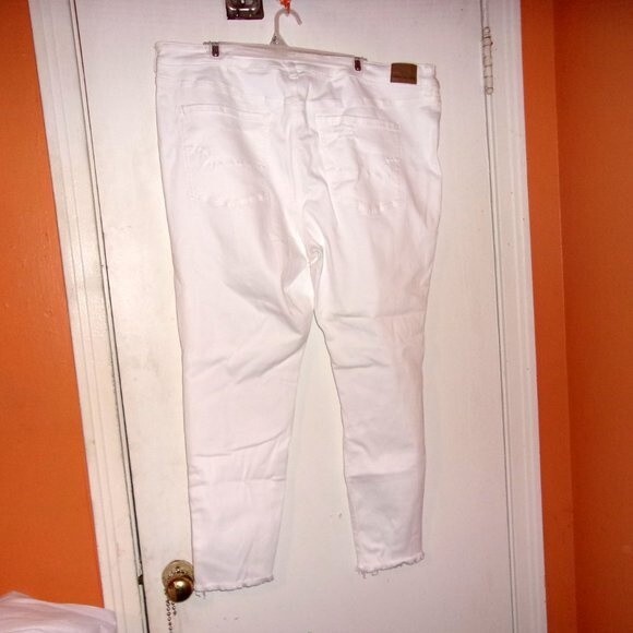American Eagle White Hi-Rise Distressed Plus Size 24 Regular Jeggings - Picture 2 of 8